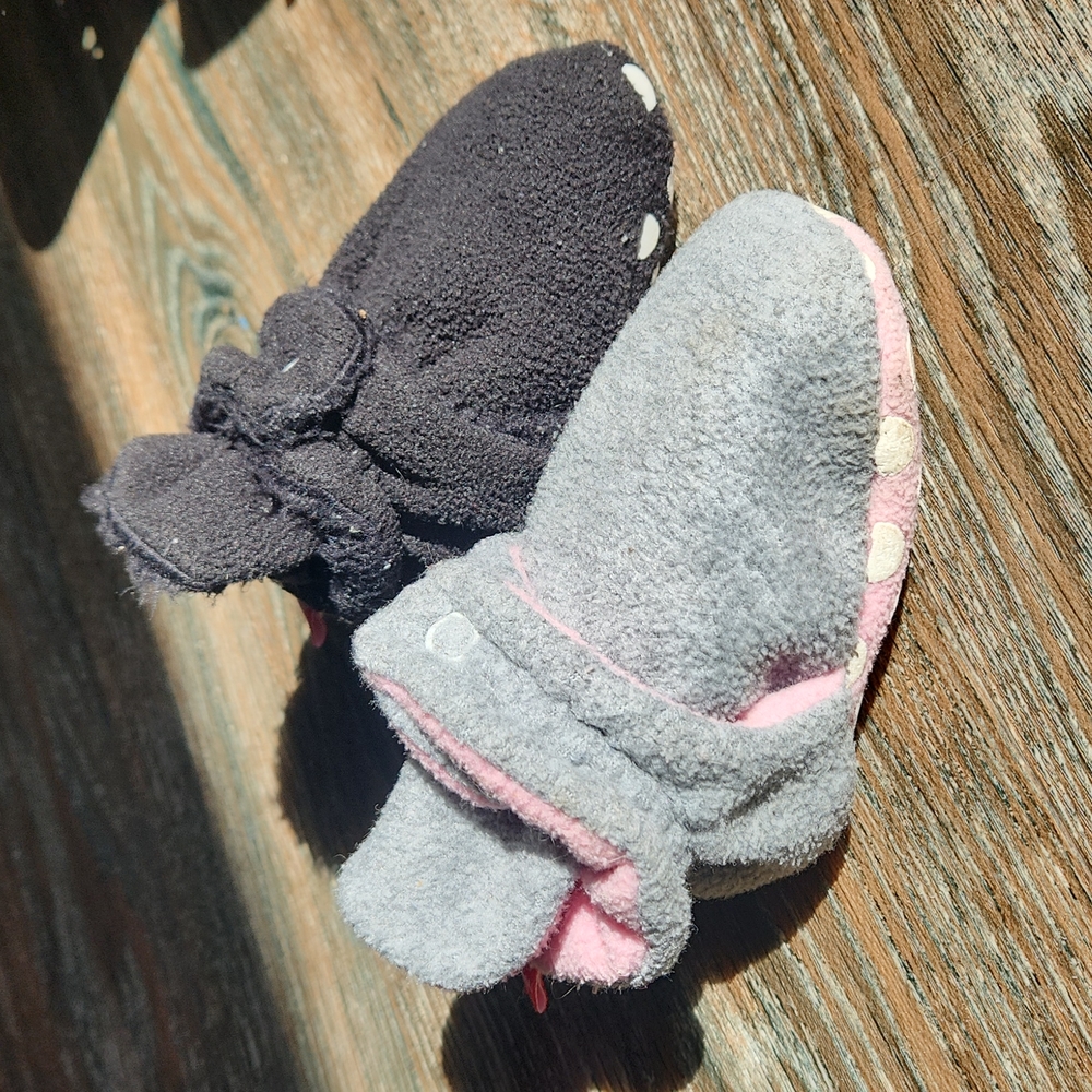 Infant slipper sock with adjustable ankle